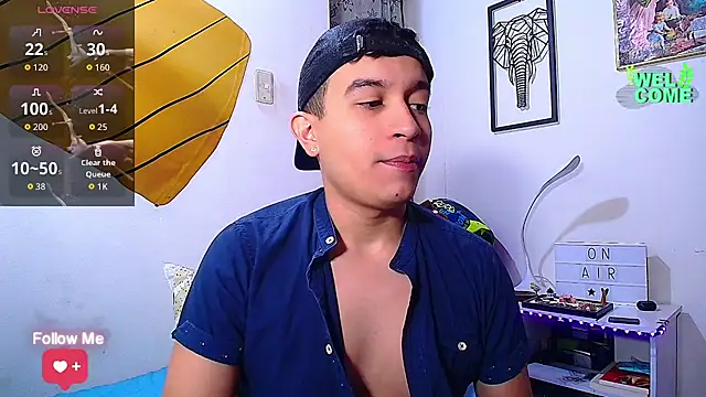 Snapshot of Max_Parkerr chatting on 03-28-26, 01:43 Max Parkerr online show from 03-28-26, 01:43