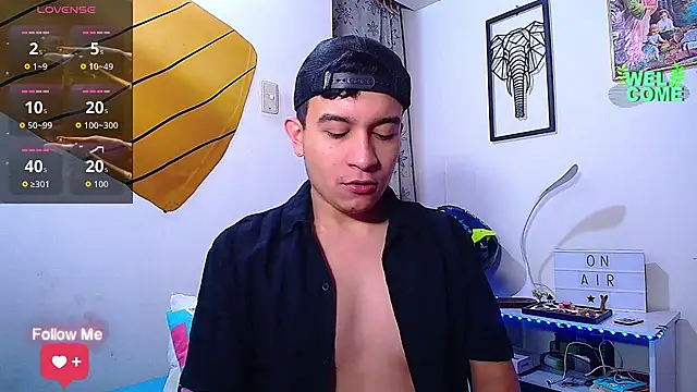 Snapshot of Max_Parkerr chatting on 04-05-26, 03:53 Max Parkerr online show from 04-05-26, 03:53