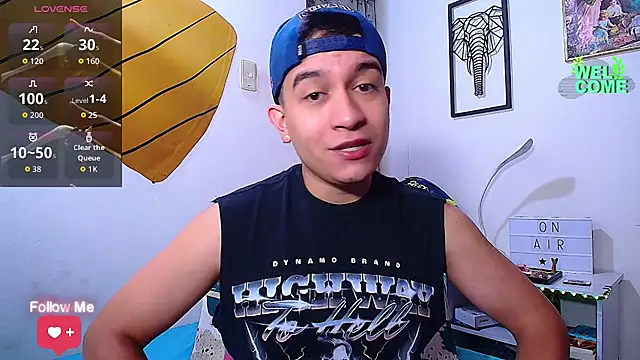 Snapshot of Max_Parkerr chatting on 04-13-26, 02:11 Max Parkerr online show from 04-13-26, 02:11