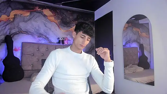 MaxiimoRomano  online show from 04-23-26, 01:24