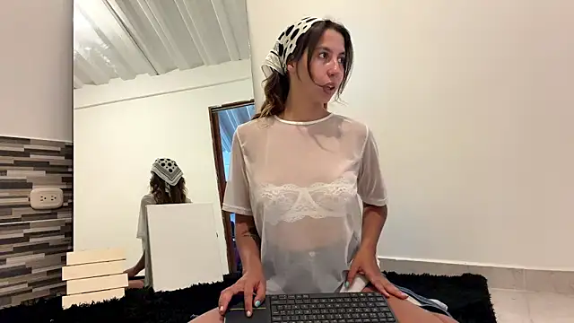 Julieta Jol online show from 04-22-26, 02:07