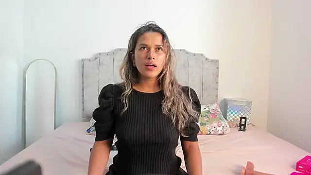 camila borbon  online show from 05-06-26, 02:33