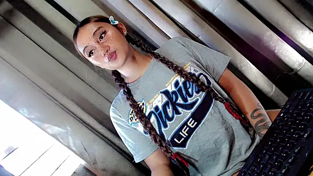 Jessicasfantasy online show from 04-11-26, 01:32