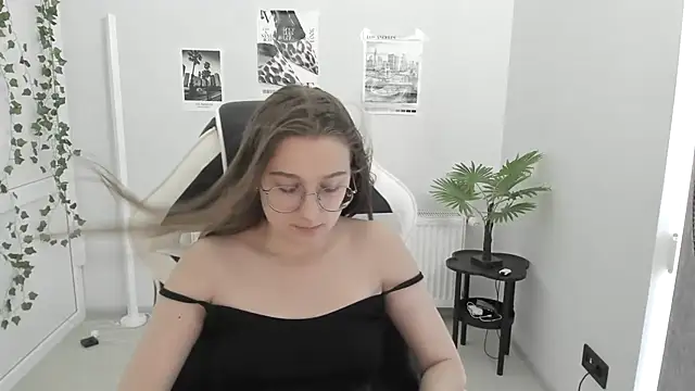 Snapshot of Mia_kristal chatting on 07-01-26, 08:27 Mia kristal online show from 07-01-26, 08:27