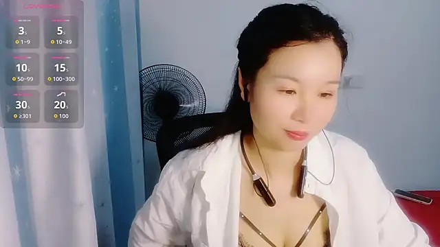 Snapshot of Lianzi-2026 chatting on 05-19-26, 12:22 Lianzi-2026 online show from 05-19-26, 12:22