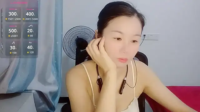 Snapshot of Lianzi-2026 chatting on 06-05-26, 12:55 Lianzi-2026 online show from 06-05-26, 12:55