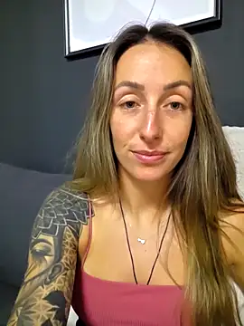 NicoleKaiser online show from 04-28-26, 07:08
