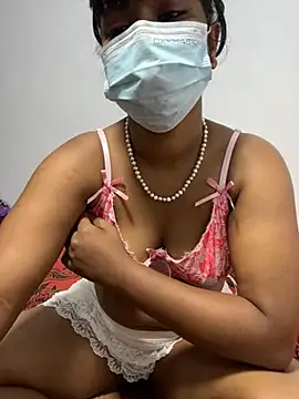 Snapshot of honeyi_babe chatting on 06-18-26, 03:38 honeyi babe online show from 06-18-26, 03:38