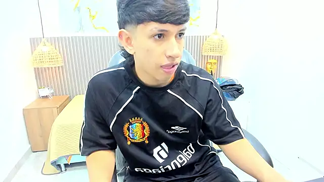 Snapshot of AdrianFranko chatting on 06-16-26, 01:47 AdrianFranko online show from 06-16-26, 01:47