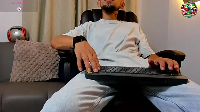 Steban silv online show from 06-15-26, 11:01