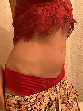 Snapshot of Fogatasofia chatting on 06-30-26, 01:06 Fogatasofia online show from 06-30-26, 01:06