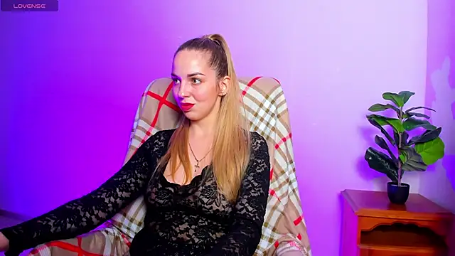 Alexandracandy online show from 03-25-26, 01:17