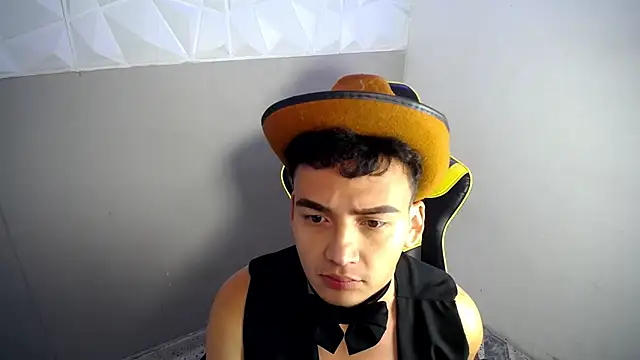 Mathias twinkk online show from 04-11-26, 03:55