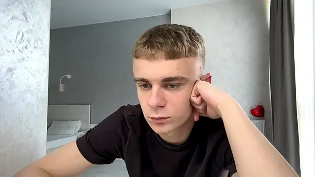 Snapshot of SoloFury chatting on 07-20-26, 10:39 SoloFury online show from 07-20-26, 10:39