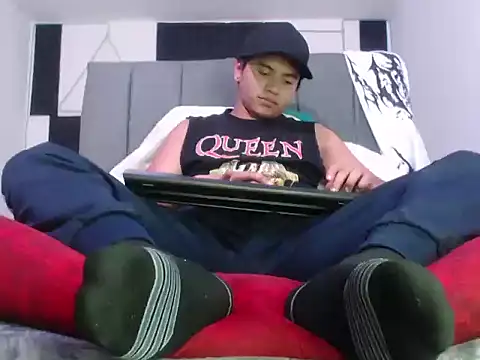 adonis latin 19 online show from 06-04-26, 03:34