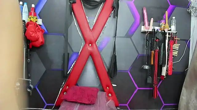 Snapshot of BDSM_ESTREME chatting on 06-06-26, 11:37 BDSM ESTREME online show from 06-06-26, 11:37