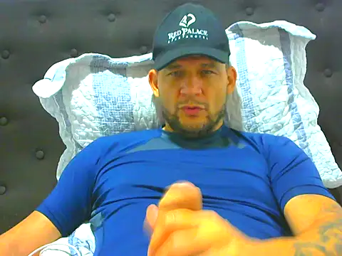 Snapshot of altenori chatting on 05-13-26, 02:53 altenori online show from 05-13-26, 02:53