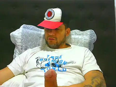 Snapshot of altenori chatting on 05-25-26, 12:44 altenori online show from 05-25-26, 12:44