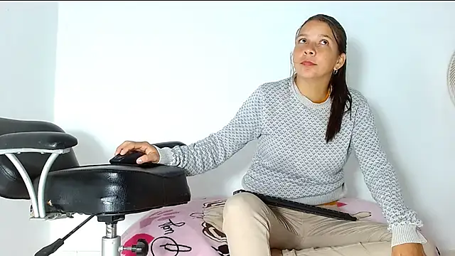 ambar69noir online show from 04-25-26, 11:35