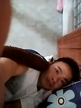 Snapshot of boy-pho- chatting on 03-22-26, 07:28 boy-pho- online show from 03-22-26, 07:28