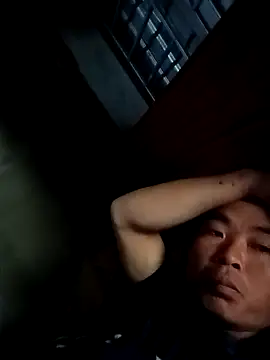 Snapshot of boy-pho- chatting on 04-01-26, 04:57 boy-pho- online show from 04-01-26, 04:57