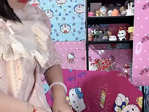 Snapshot of Nhanlu009 chatting on 06-16-26, 01:14 Nhanlu009 online show from 06-16-26, 01:14