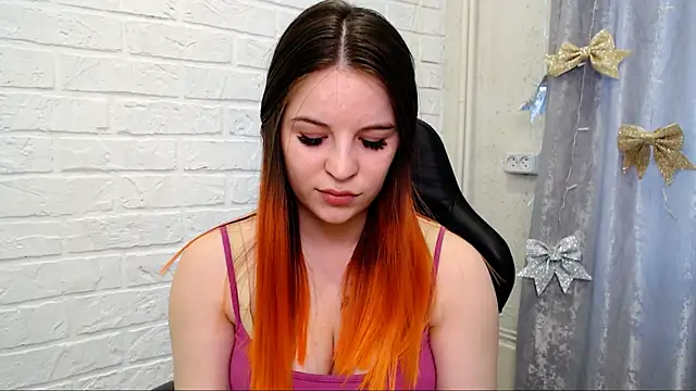 Snapshot of SptQueen chatting on 03-28-26, 11:32 SptQueen online show from 03-28-26, 11:32