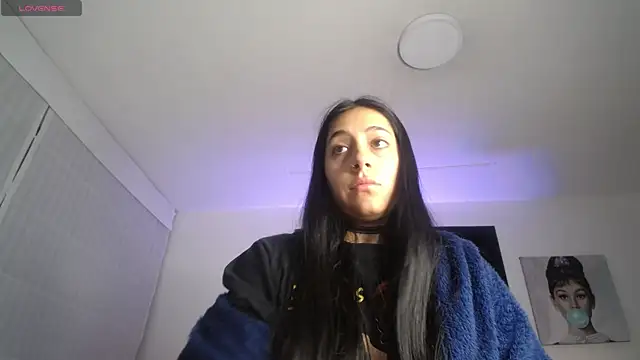 Snapshot of Melannyy_V chatting on 05-06-26, 11:37 Melannyy V online show from 05-06-26, 11:37