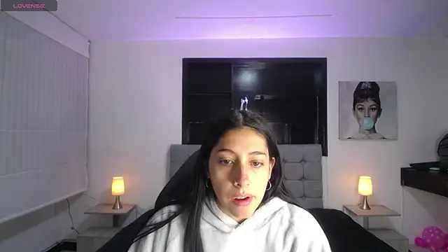 Snapshot of Melannyy_V chatting on 05-31-26, 03:41 Melannyy V online show from 05-31-26, 03:41