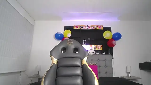 Melannyy V online show from 06-21-26, 12:30