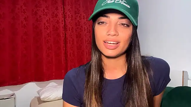 Snapshot of MarlysZlotnick chatting on 03-25-26, 05:30 MarlysZlotnick online show from 03-25-26, 05:30