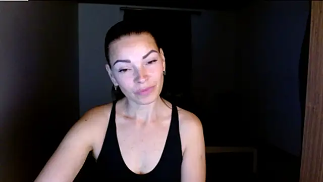 Snapshot of Ivorymuse_ chatting on 05-20-26, 07:31 Ivorymuse online show from 05-20-26, 07:31