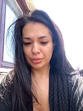 Snapshot of KayaGlow chatting on 05-15-26, 09:05 KayaGlow online show from 05-15-26, 09:05