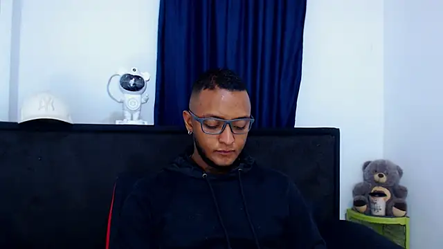 Snapshot of MascTyler chatting on 04-01-26, 11:13 MascTyler online show from 04-01-26, 11:13