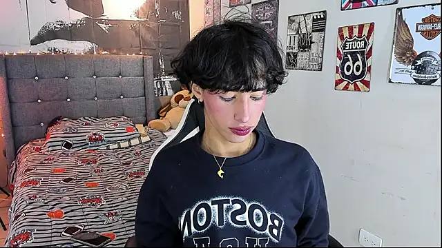 Snapshot of santy_fox chatting on 03-20-26, 12:32 santy fox online show from 03-20-26, 12:32