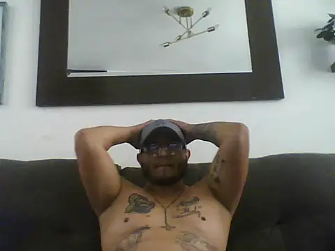 HOTB0Y18 online show from 04-14-26, 07:42