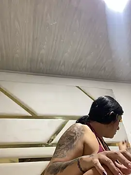 emiiross online show from 04-05-26, 01:36