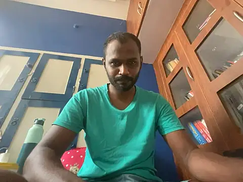 Snapshot of singletamilguy chatting on 03-21-26, 09:47 singletamilguy online show from 03-21-26, 09:47