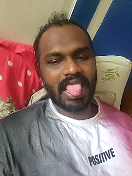 Snapshot of singletamilguy chatting on 04-10-26, 06:40 singletamilguy online show from 04-10-26, 06:40