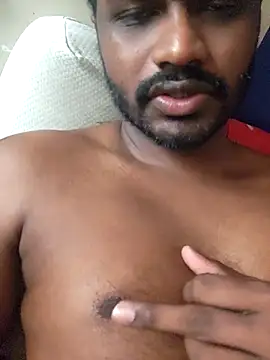 Snapshot of singletamilguy chatting on 05-05-26, 06:21 singletamilguy online show from 05-05-26, 06:21