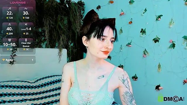 Snapshot of Kira__Cutie chatting on 05-23-26, 10:25 Kira Cutie online show from 05-23-26, 10:25