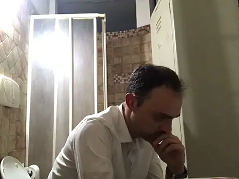 Snapshot of saber910 chatting on 04-12-26, 11:21 saber910 online show from 04-12-26, 11:21