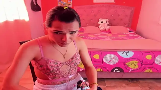 Sofia Hot Latina online show from 07-15-26, 09:09