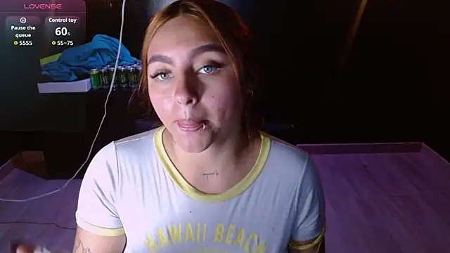 Snapshot of Miley_Clarck chatting on 06-06-26, 08:13 Miley Clarck online show from 06-06-26, 08:13
