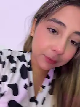 Snapshot of MelodyRey__ chatting on 04-29-26, 11:33 MelodyRey online show from 04-29-26, 11:33