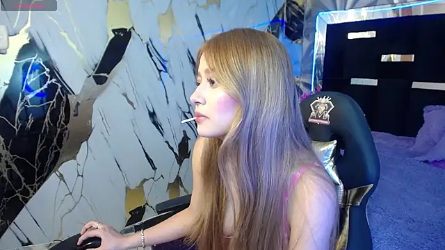 Daniela-hill online show from 04-16-26, 03:18