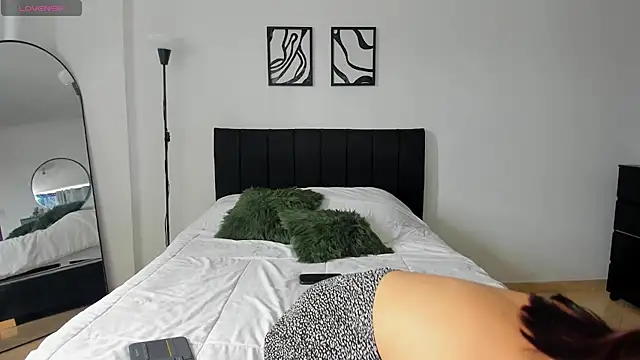 mai evans online show from 06-24-26, 06:07