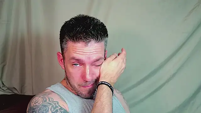 Snapshot of SkylarrGrey chatting on 06-15-26, 04:58 SkylarrGrey online show from 06-15-26, 04:58