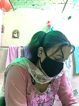 Snapshot of REENA-STRIP chatting on 05-05-26, 05:37 REENA-STRIP online show from 05-05-26, 05:37