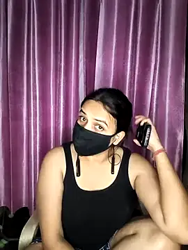 Snapshot of REENA-STRIP chatting on 05-13-26, 06:38 REENA-STRIP online show from 05-13-26, 06:38
